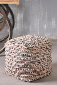 Poufs1